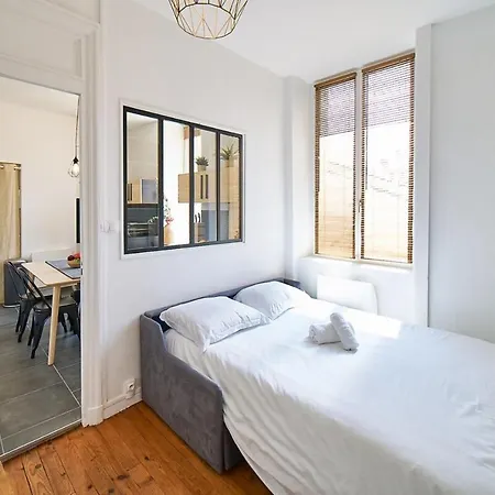 Les Tuileries - Cosy For People - Valmy Apartament *
